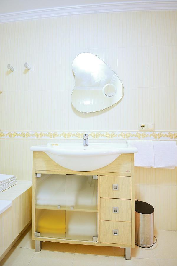 Galihost - Apartamento Con Piscina En El Centro De サンシェンショ エクステリア 写真
